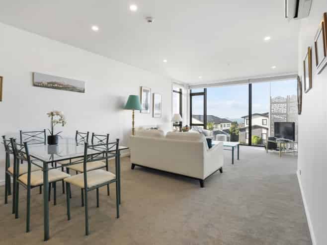202/64 Te Oneroa Way, Long Bay