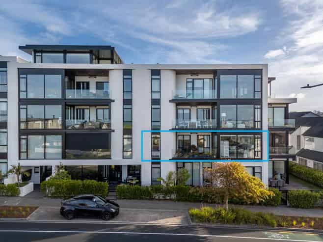 202/64 Te Oneroa Way, Long Bay