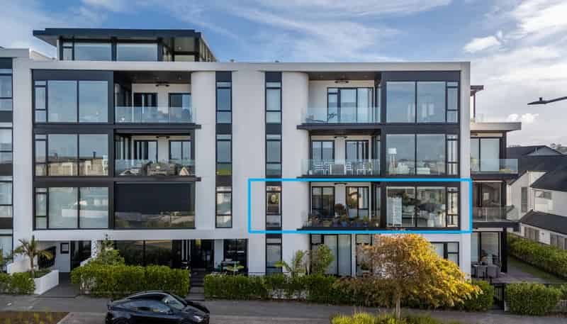 202/64 Te Oneroa Way, Long Bay