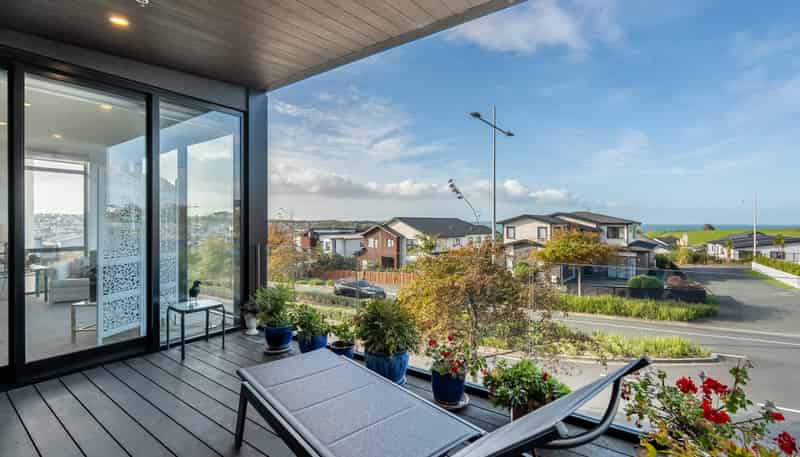 202/64 Te Oneroa Way, Long Bay