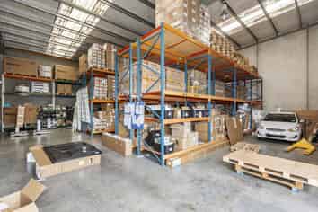 Pole position – road front industrial