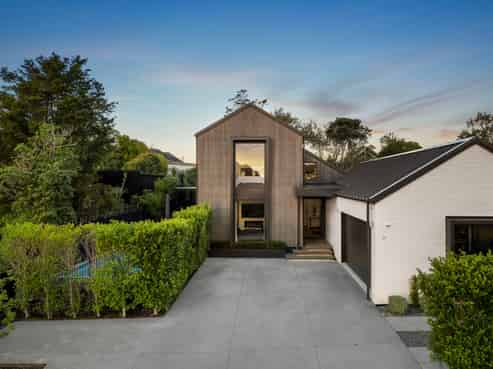 21 Oscar Road, Greenhithe