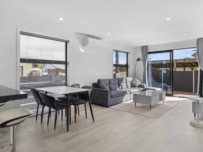 41 Bird Street, Saint Kilda