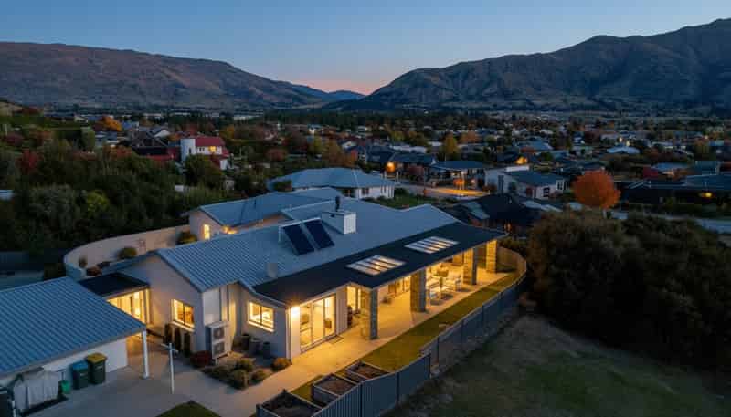 102A Rob Roy Lane, Wanaka