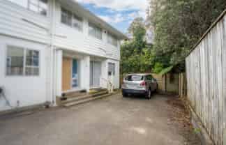6 Cyril Way, Paparangi