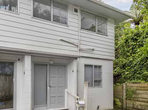 6 Cyril Way, Paparangi