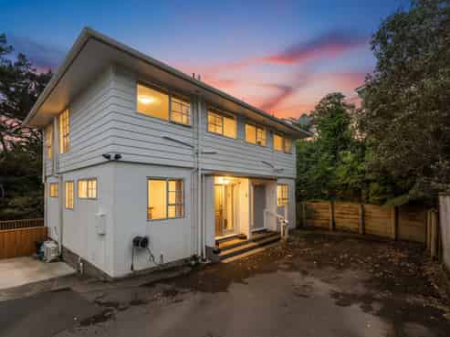 6 Cyril Way, Paparangi