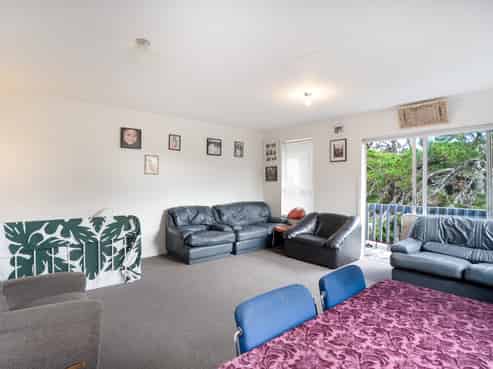 6 Cyril Way, Paparangi