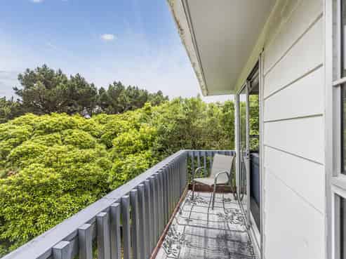 6 Cyril Way, Paparangi