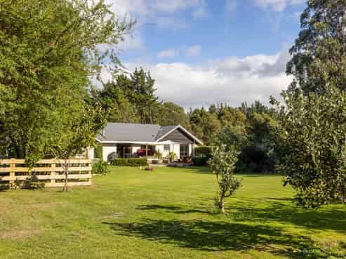 768 State Highway 2, Opaki