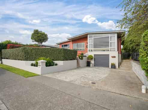 19 Helmsdale Street, Waverley