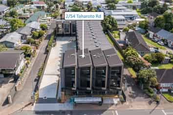 2/54 Taharoto Road, Takapuna