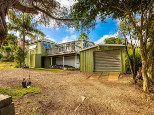 39 Whakarite Road, Ostend