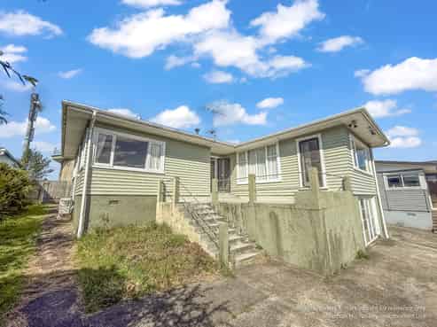 519A East Coast Road, Murrays Bay