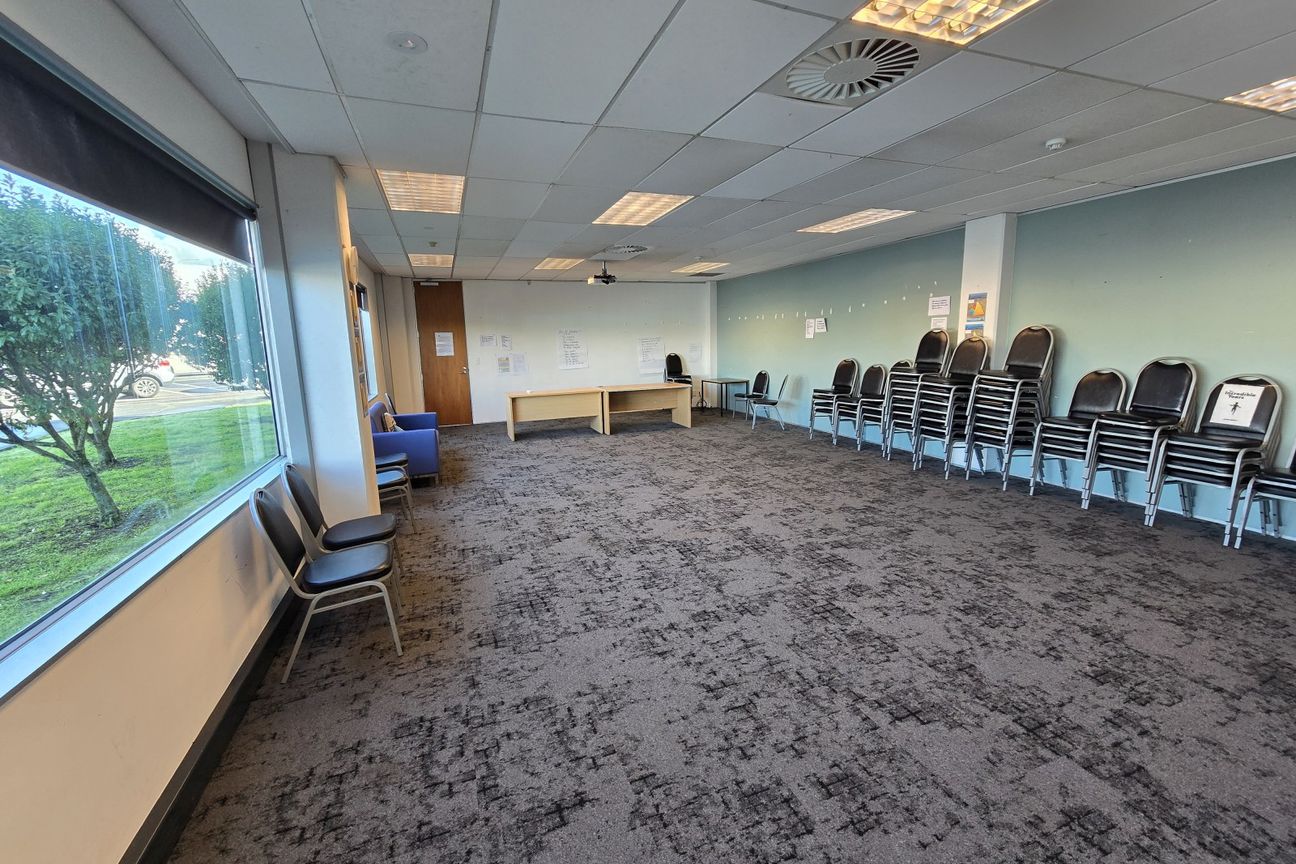 Tidy and efficient office in Wiri - Vista 2