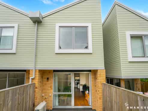15 Helen Jenepher Lane, Mount Wellington