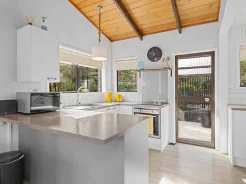 5/1 Ash Grove Circle, Haruru