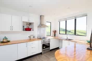 875 State Highway 27, Kaihere