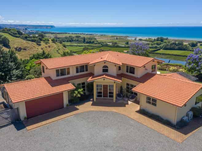 11 Kaimata Road, Pacific Heights, Bay View