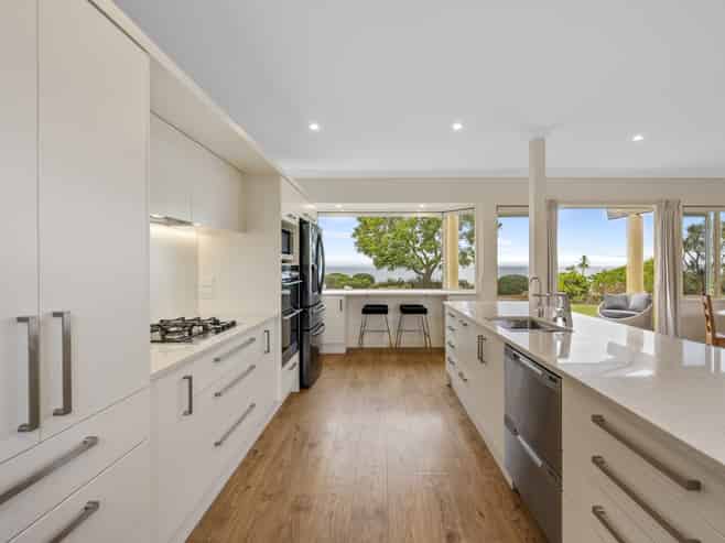 11 Kaimata Road, Bay View