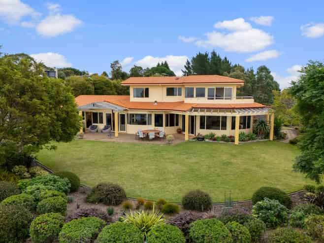 11 Kaimata Road, Bay View