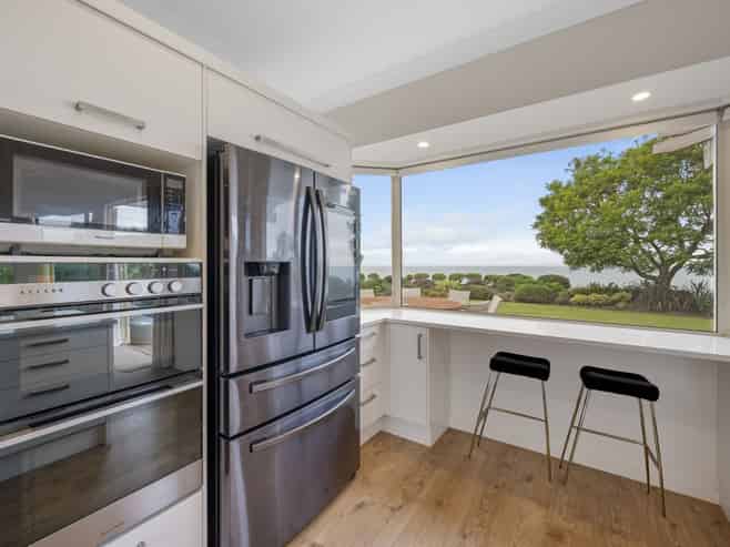 11 Kaimata Road, Bay View
