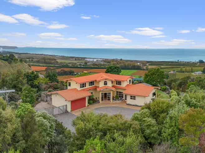 11 Kaimata Road, Pacific Heights, Bay View