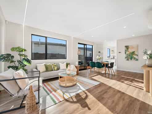 8 Kuhu Way, Silverdale