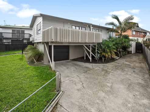 2/332 Whangaparaoa Road, Stanmore Bay