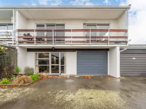 2/95 Avenue Road, West End