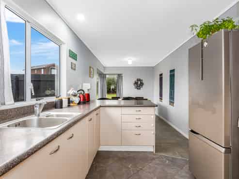 2 Coventry Close, Ascot Park