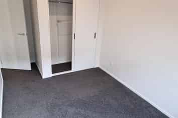 4B/4 Ferry Road, Eastbourne