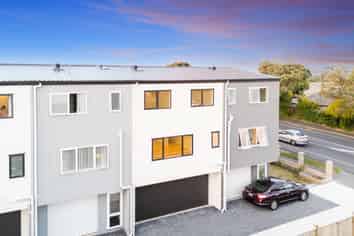 2/273 Mt Albert Road, Sandringham