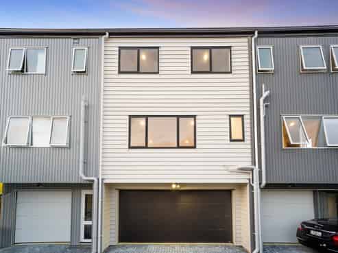 2/273 Mount Albert Road, Sandringham