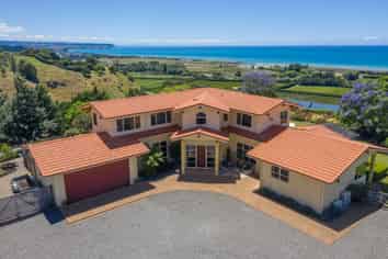 11 Kaimata Road, Pacific Heights, Bay View