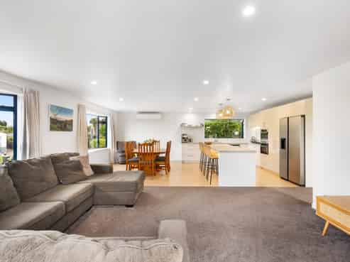 24 Valerie Street, Clive