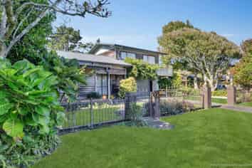 27 Donnelly Street, Oakura