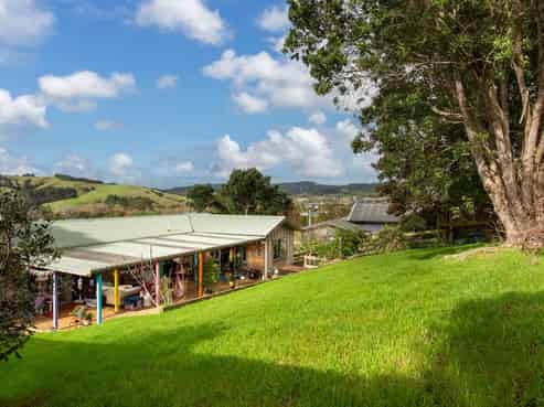 17 Empressa Heights, Helensville
