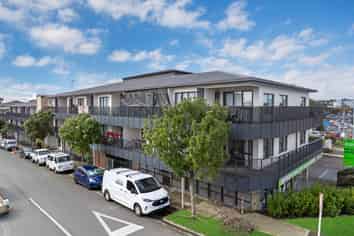 2U/1 Wadier Place, Henderson