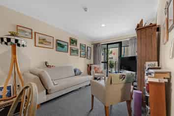 2U/1 Wadier Place, Henderson