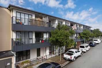 2U/1 Wadier Place, Henderson