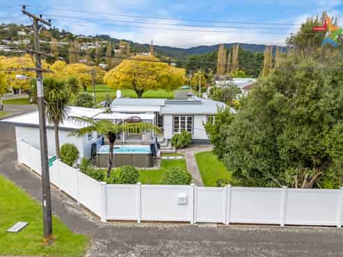 10 Golf Road, Manor Park