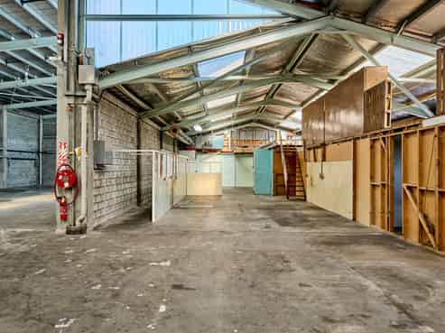 Vacant Factory / Workshop