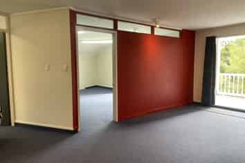 First floor office with balcony