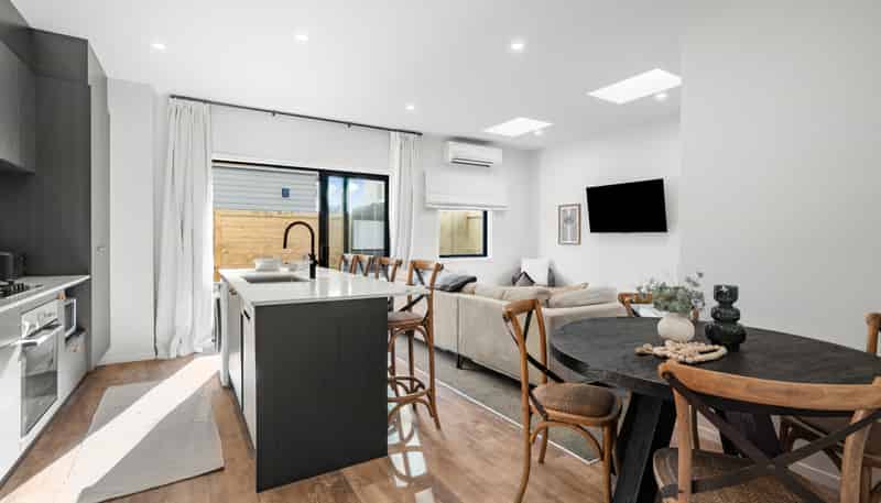 3/62 Queens Grove, Hutt Central