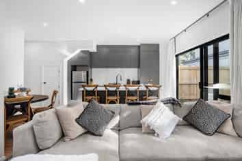 3/62 Queens Grove, Hutt Central