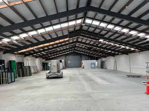 Reduced! Excellent Warehouse Space with Parks!