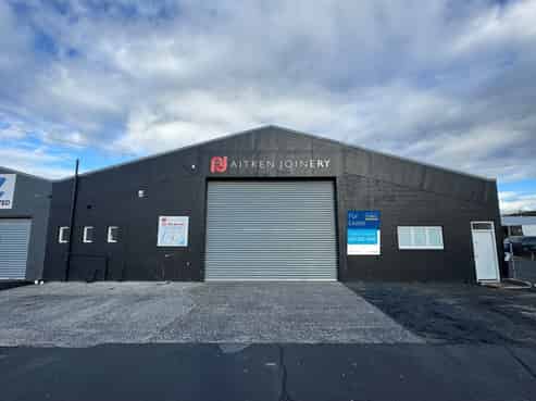Reduced! Excellent Warehouse Space with Parks!