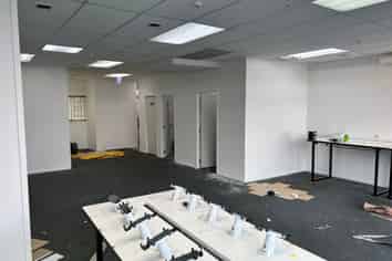 Versatile Retail/Office Near Botany Town Centre