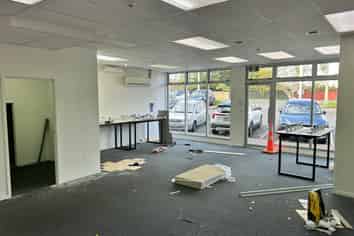 Versatile Retail/Office Near Botany Town Centre